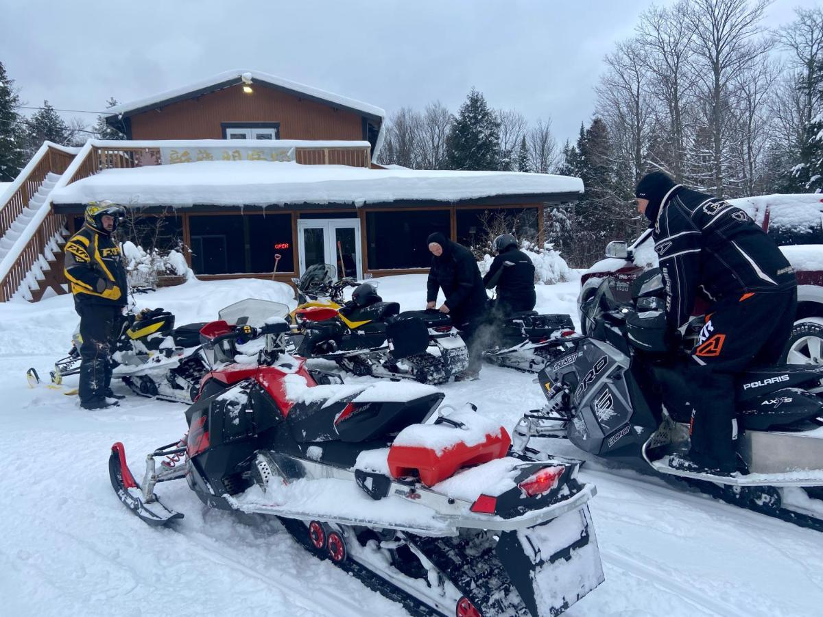 Madawaska Lodge Exterior photo