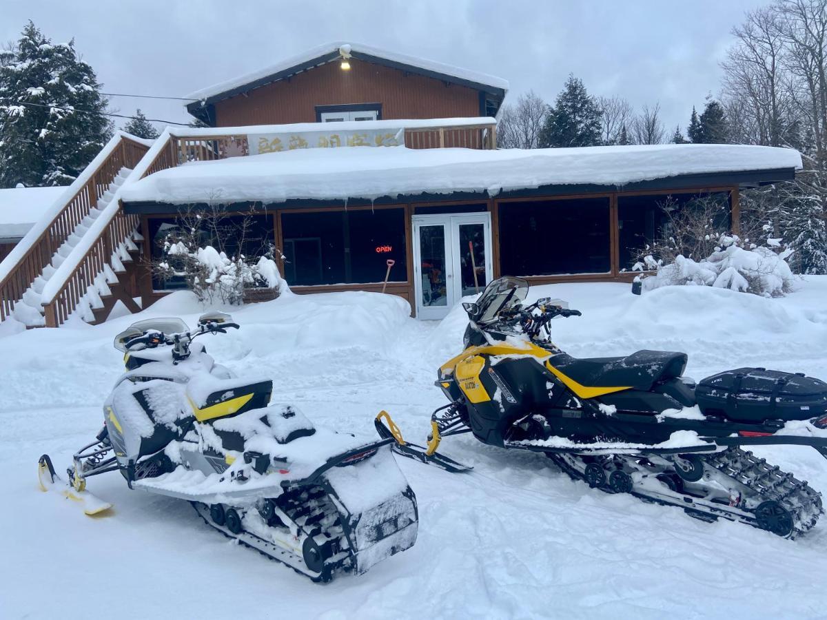 Madawaska Lodge Exterior photo