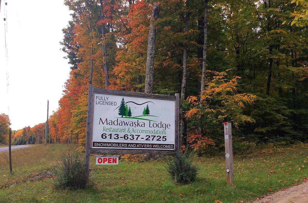 Madawaska Lodge Exterior photo