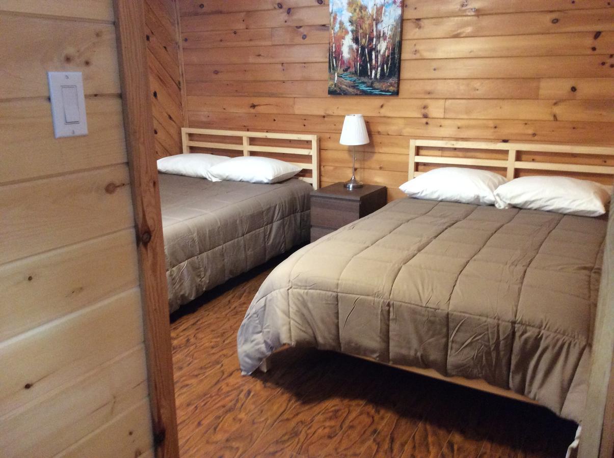 Madawaska Lodge Exterior photo