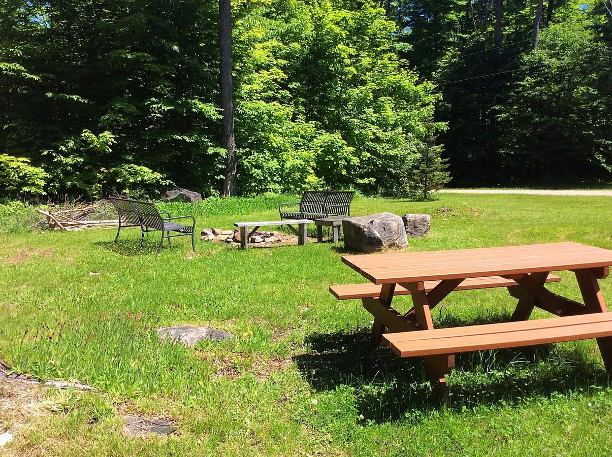 Madawaska Lodge Exterior photo