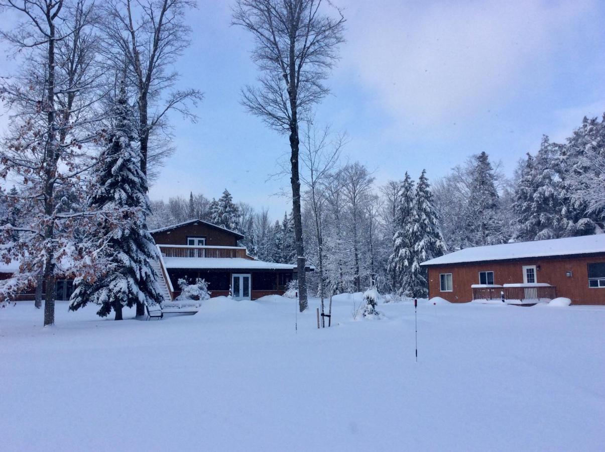 Madawaska Lodge Exterior photo
